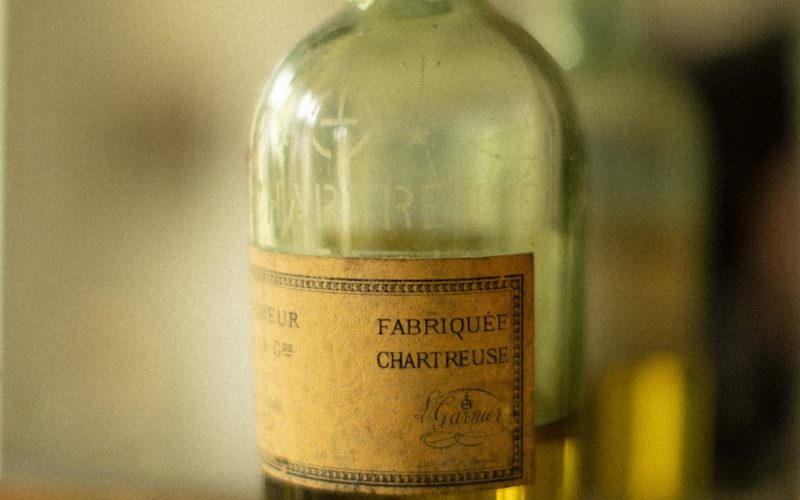 tout savoir sur la chartreuse : histoire et dégustation