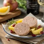 Quel vin avec le boudin blanc aux pommes : nuances entre douceur et complexité